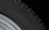Neue Reifen für Pkw und Motorrad